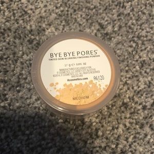 It Cosmetics Bye Bye Pores Finishing Powder